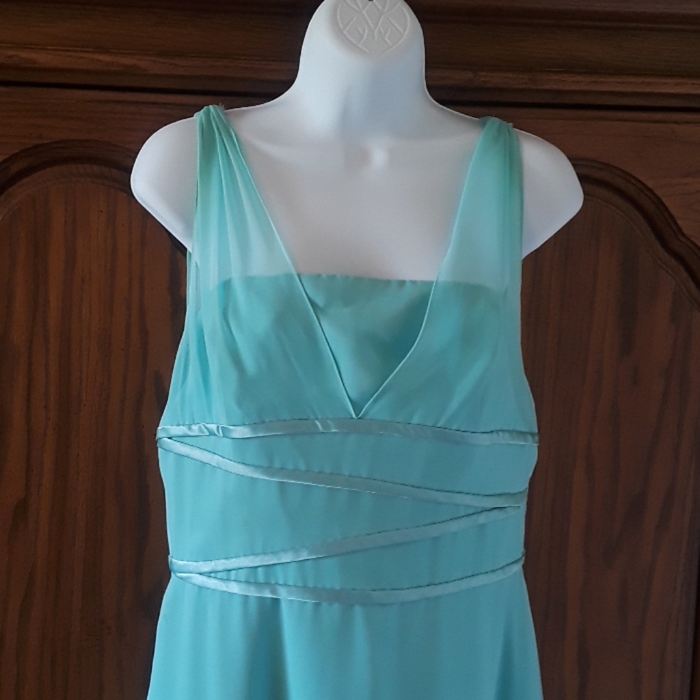 Belsoie Mother of The Bride Dress. - Picture 4 of 5